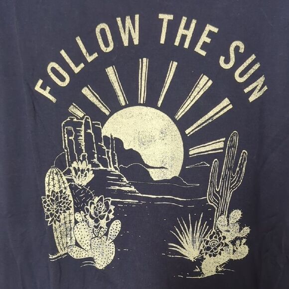 Old Navy Blue Graphic Relaxed Short Sleeve Tee - Picture 2 of 5